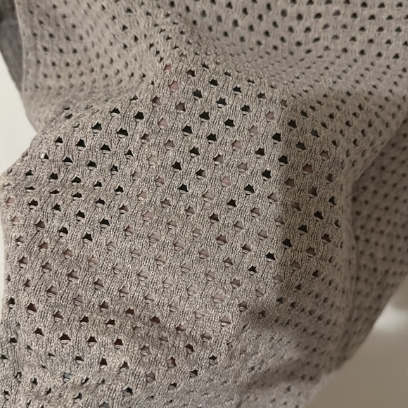 AEO Sweater Size L - Picture 3 of 3